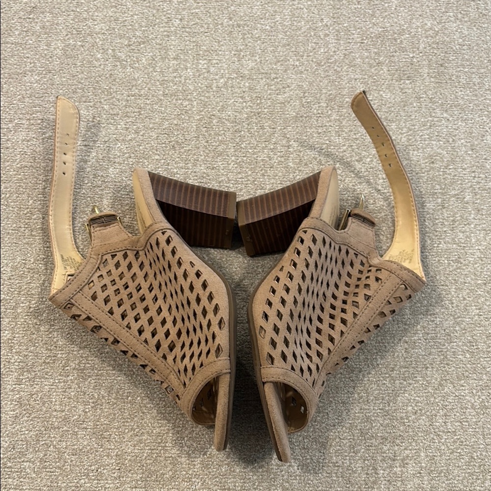 Claiborne Brown Mules Comfortable Stylish Design
